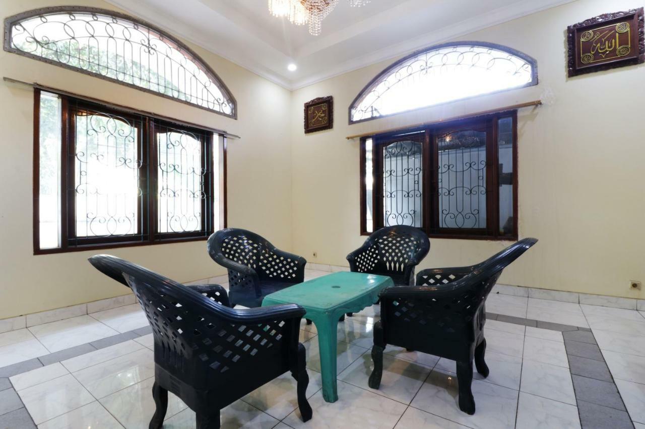 Auberge de jeunesse Backpack Syariah Cempaka Putih Barat à Jakarta Extérieur photo